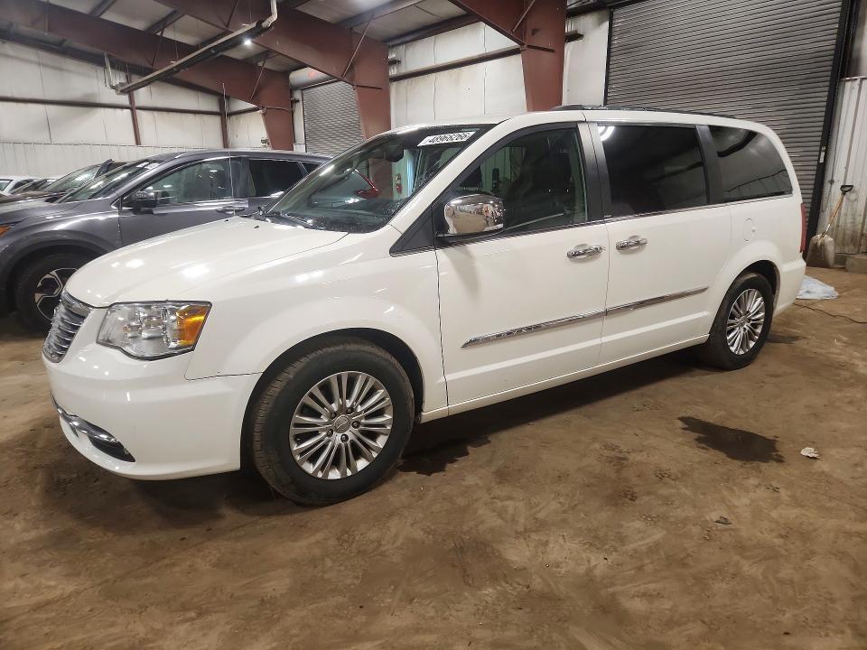 2013 Chrysler Town & Country Touring l