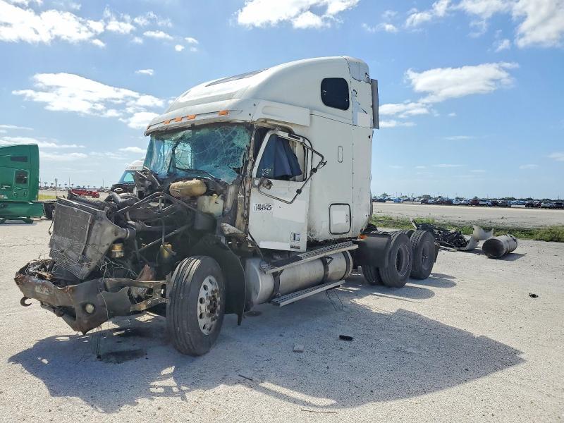 2004 Freightliner Columbia 120 Semi Truck