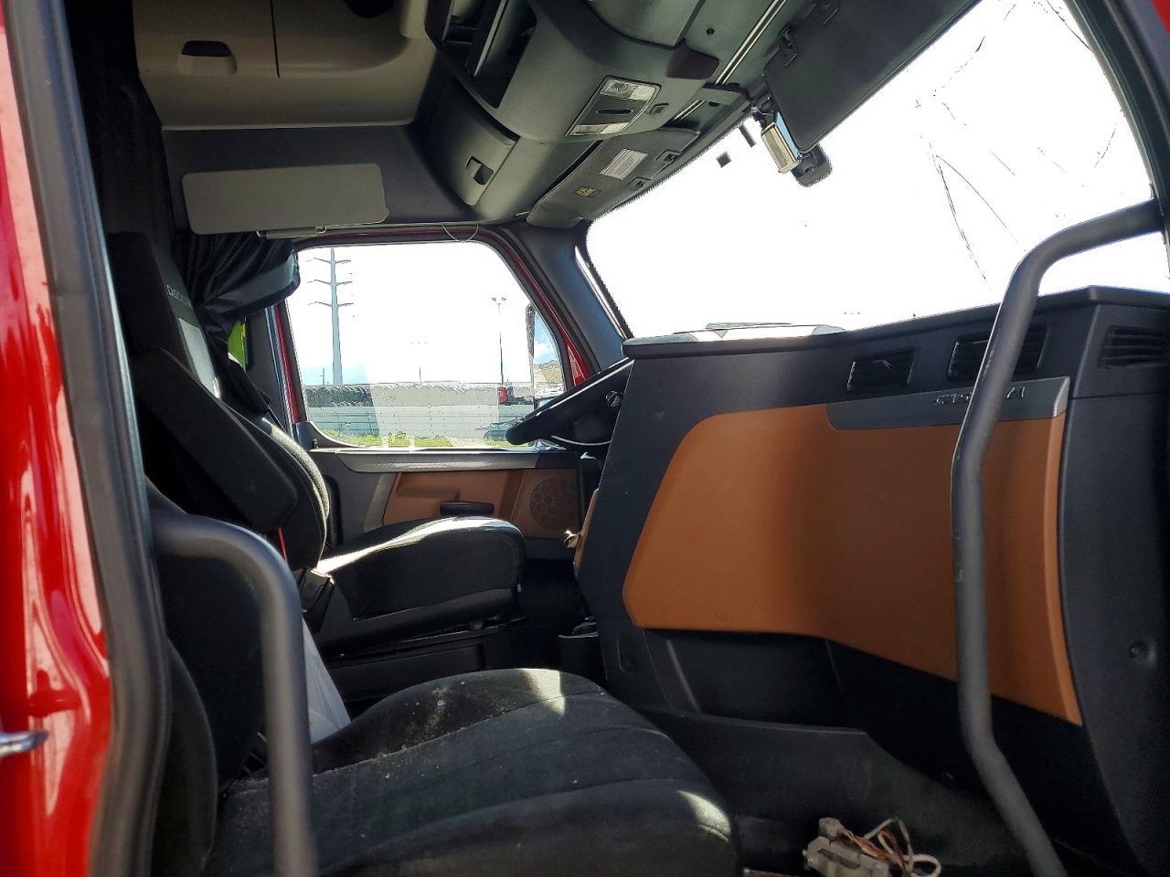 2020 Freigliner 2020 Freightliner Cascadia 1-Semi Truck