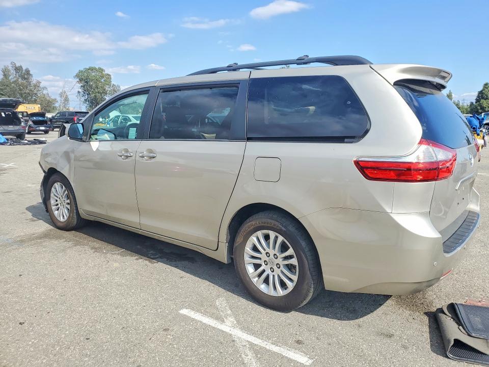 2016 Toyota Sienna xle 8-passenger