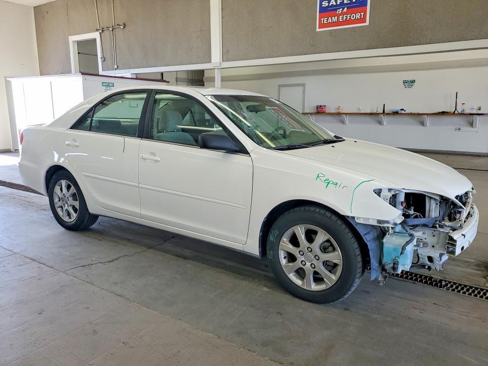 2004 Toyota Camry le