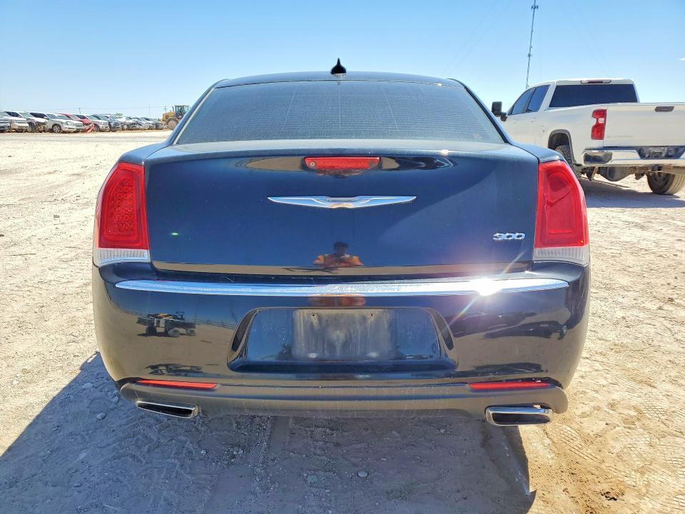 2018 Chrysler 300 Limited