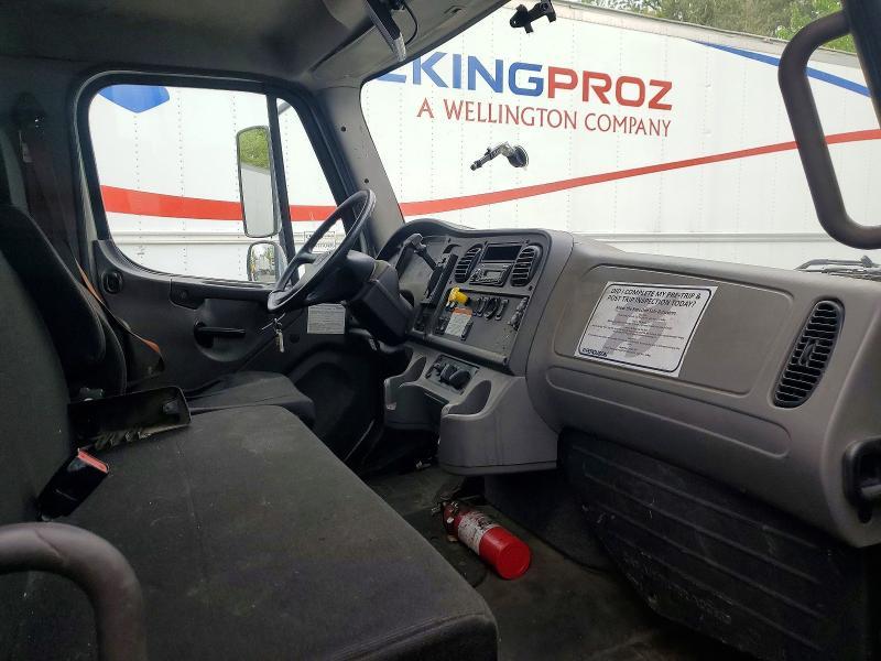 2015 Freightliner Business Class M2 Flatbed Truck