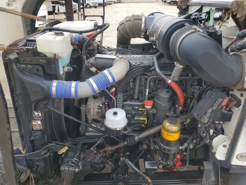 2016 Peterbilt 365 Car Hauler Truck