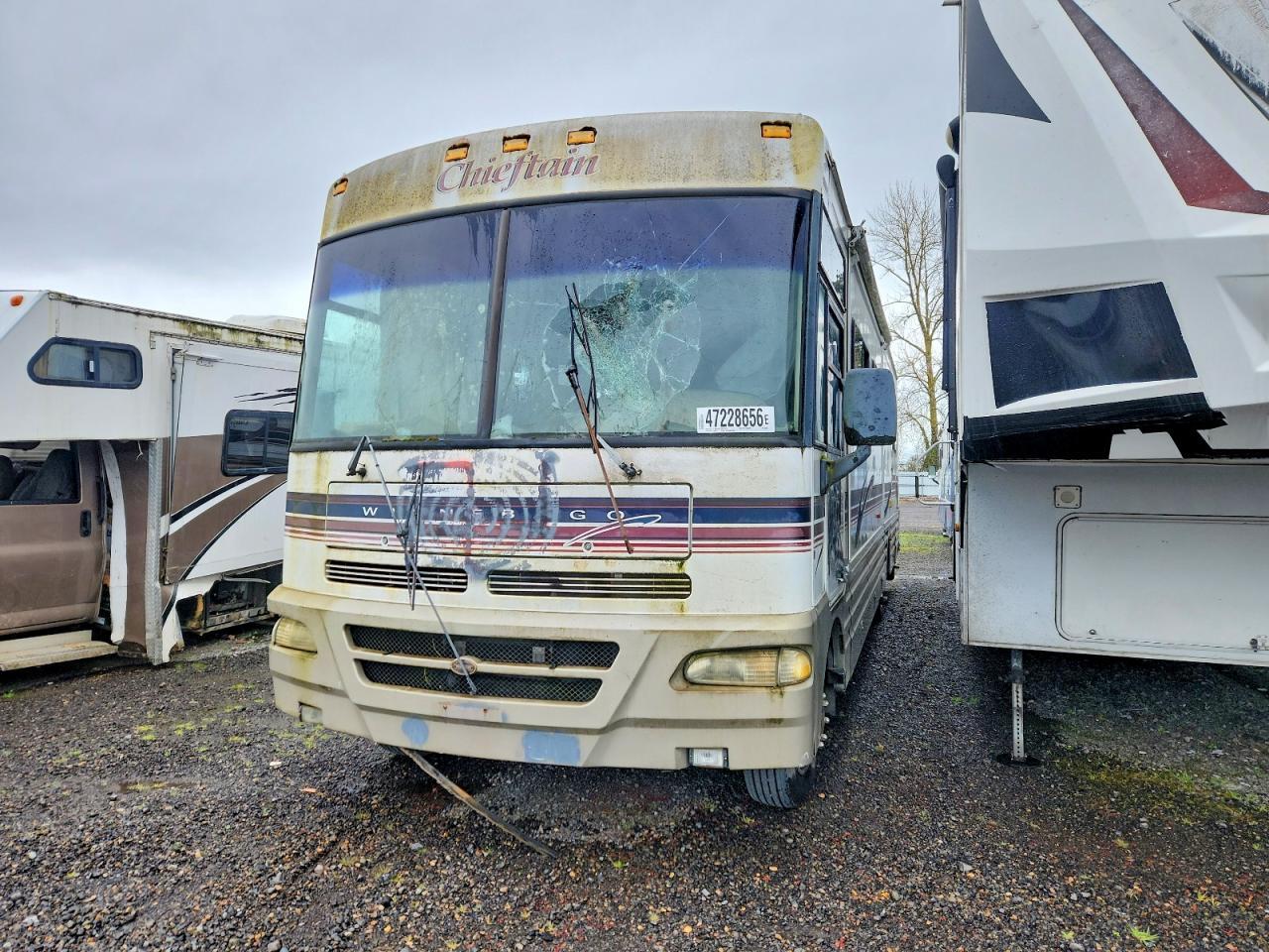 1999 Winnebago Cheiftain RV