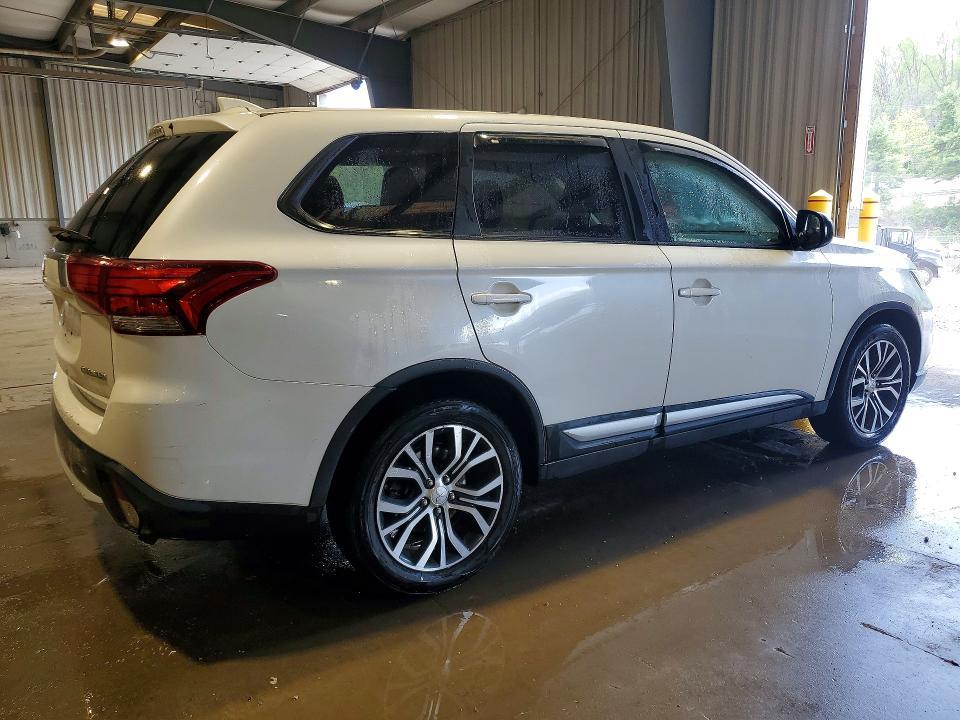2017 Mitsubishi Outlander es