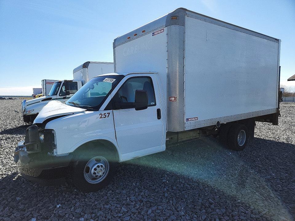 2017 Chevrolet Express BOX Truck