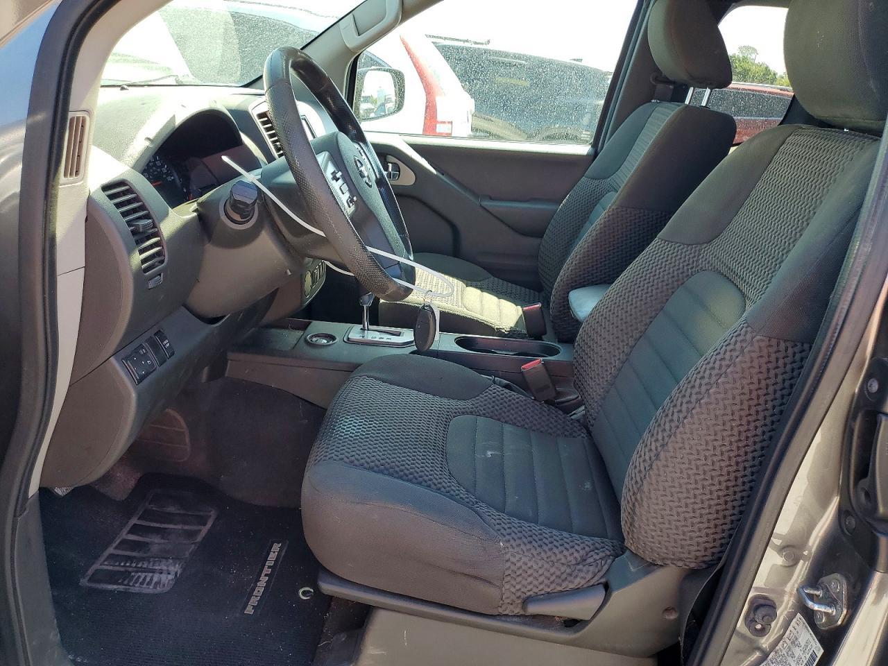 2021 Nissan Frontier SV