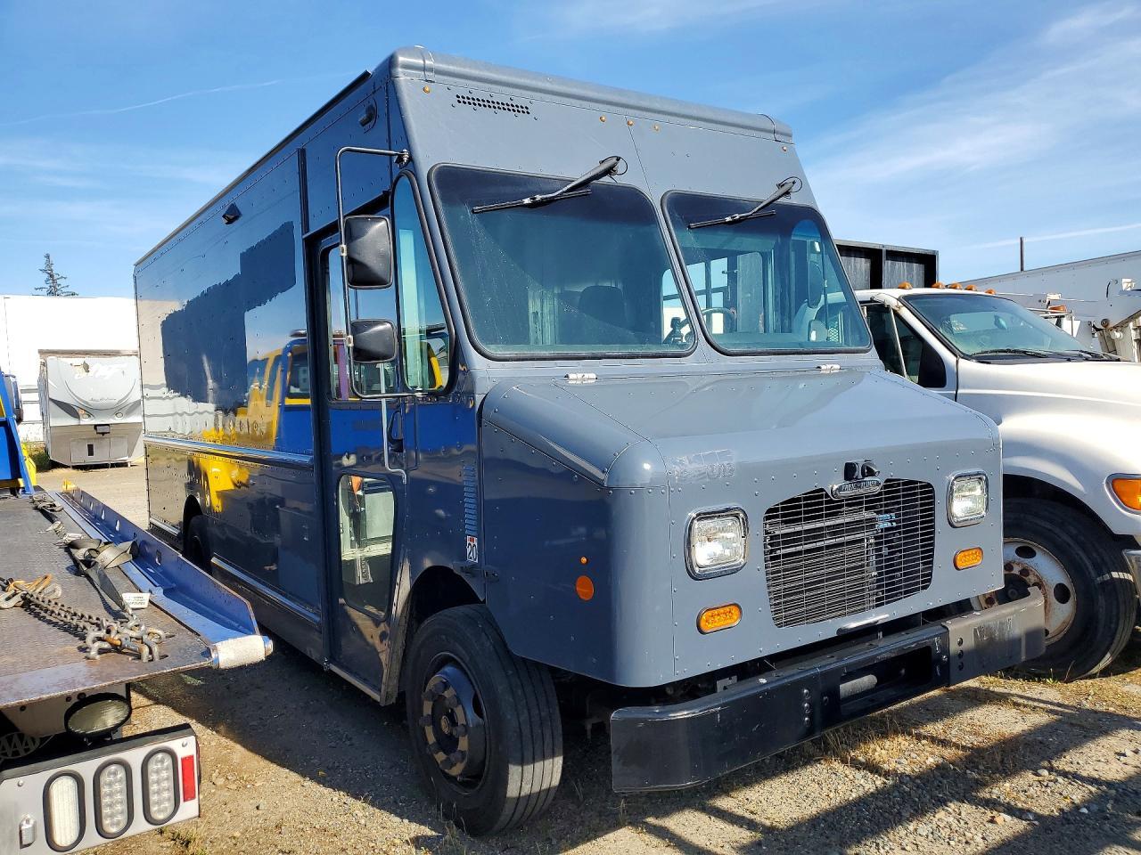 2021 Freightliner MT45G Chassis Delivery Truck