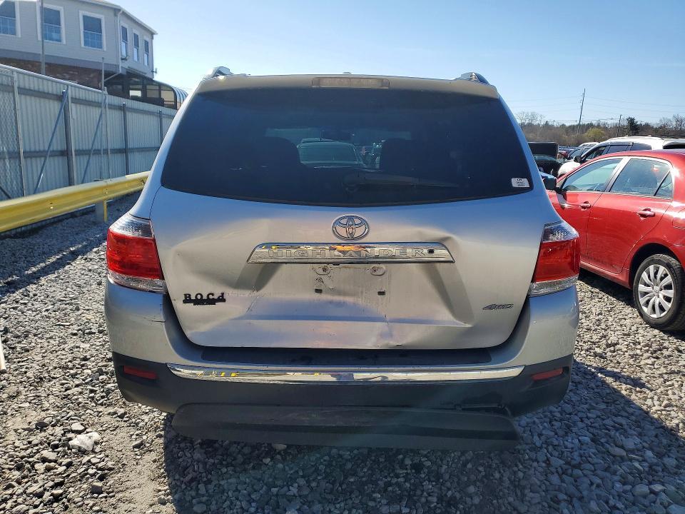 2011 Toyota Highlander se