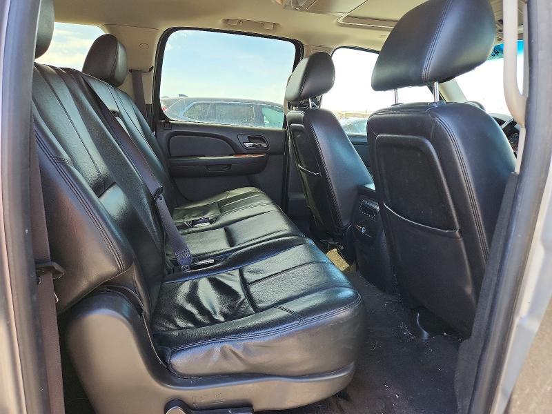 2014 Chevrolet Suburban K1500 lt