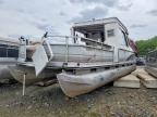 2001 Sun Tracker Boat