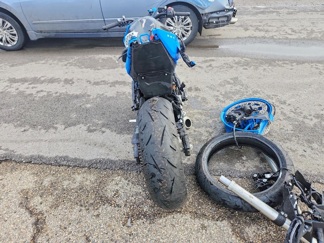 2023 Suzuki GSX800 R