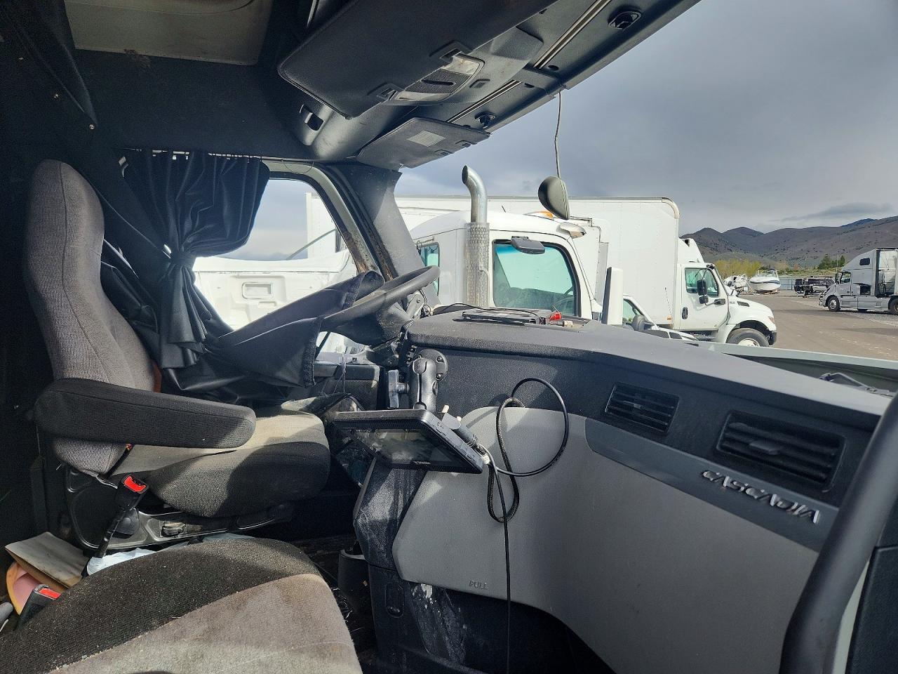 2019 Freightliner Cascadia 126 Semi Truck