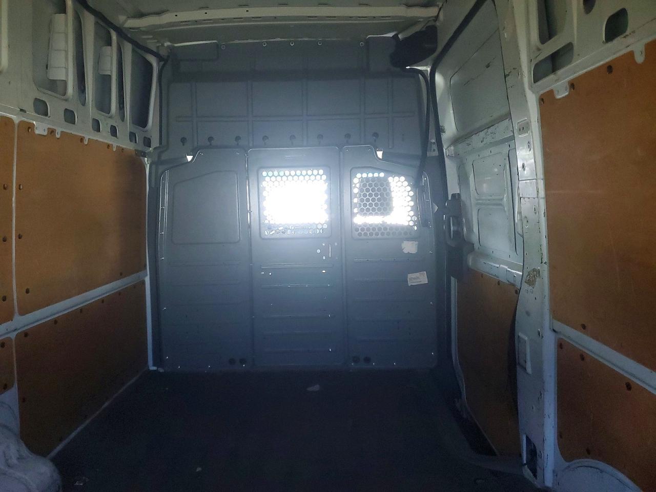 2014 Nissan NV 2500 Delivery Van