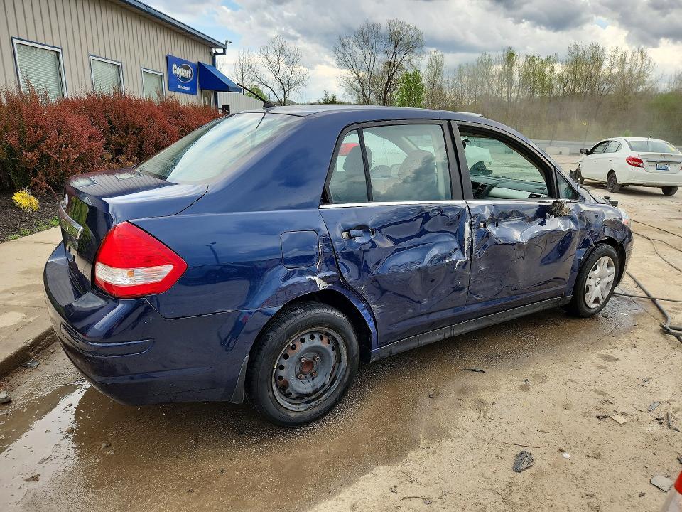 2010 Nissan Versa 1.8 s