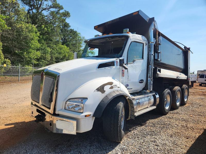2022 Kenworth T880 Dump Truck