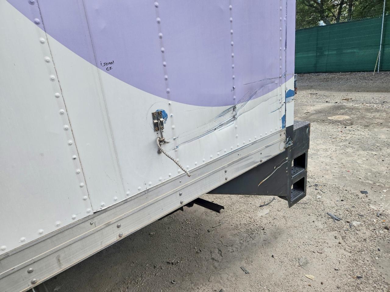 2002 Nissan Diesel UD1800 BOX Truck