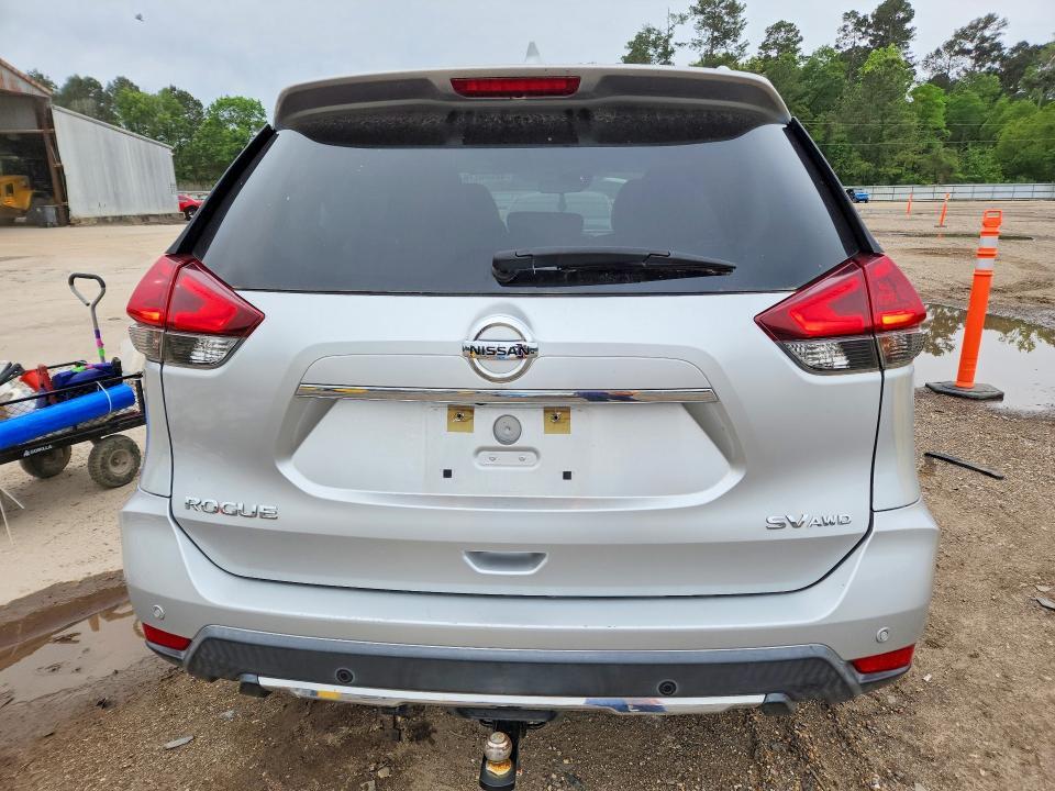 2020 Nissan Rogue sv