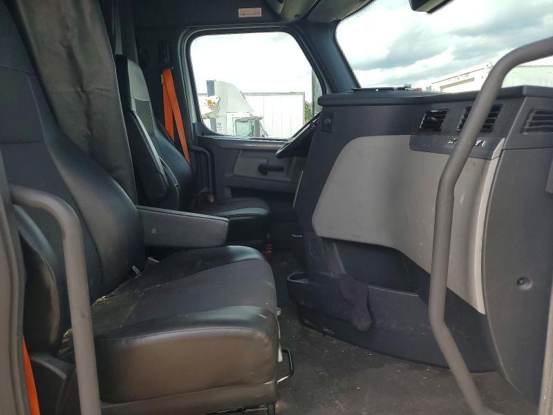 2021 Freightliner Cascadia 1-Semi Truck