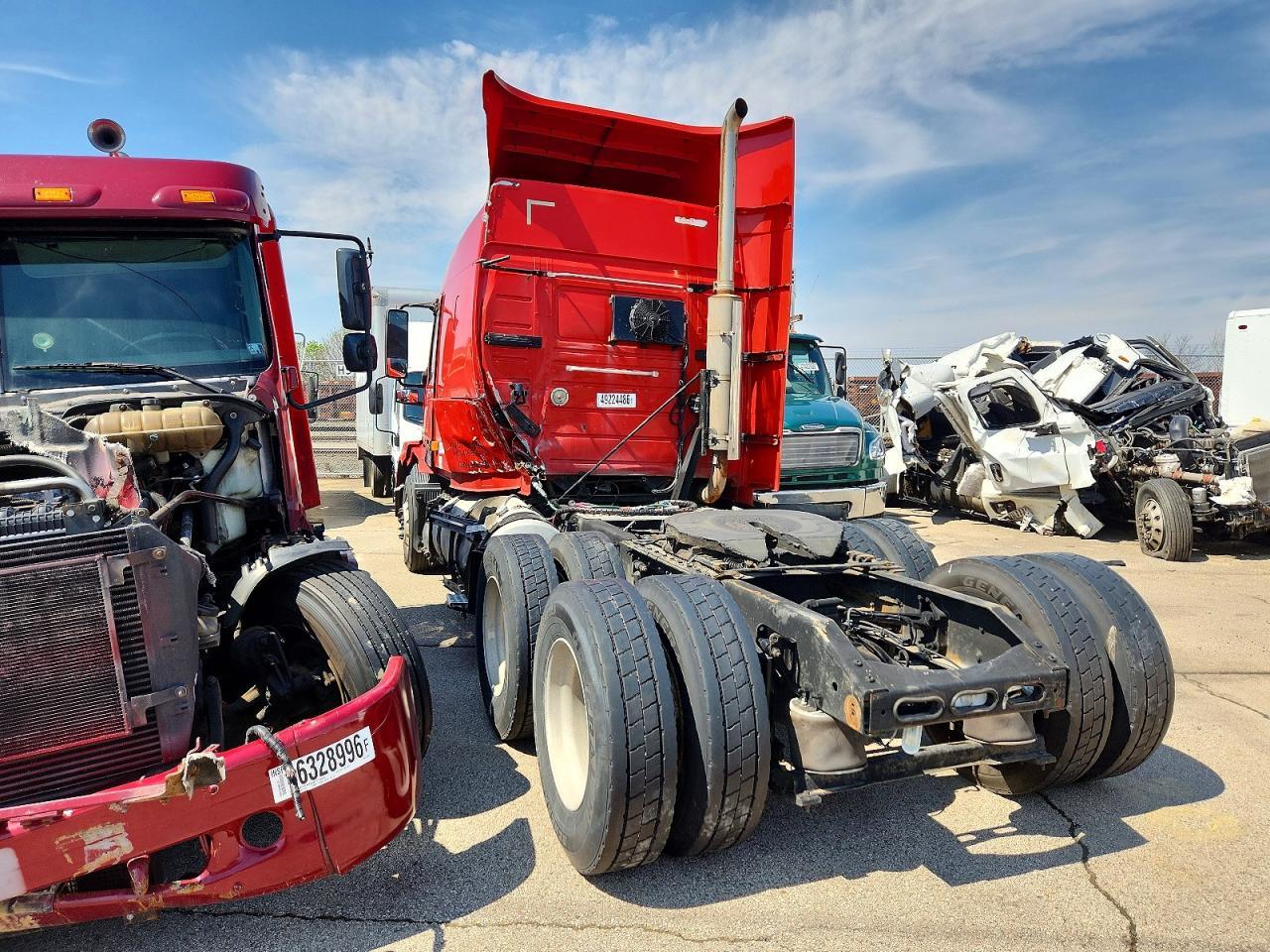 2007 Volv O VNL Semi Truck
