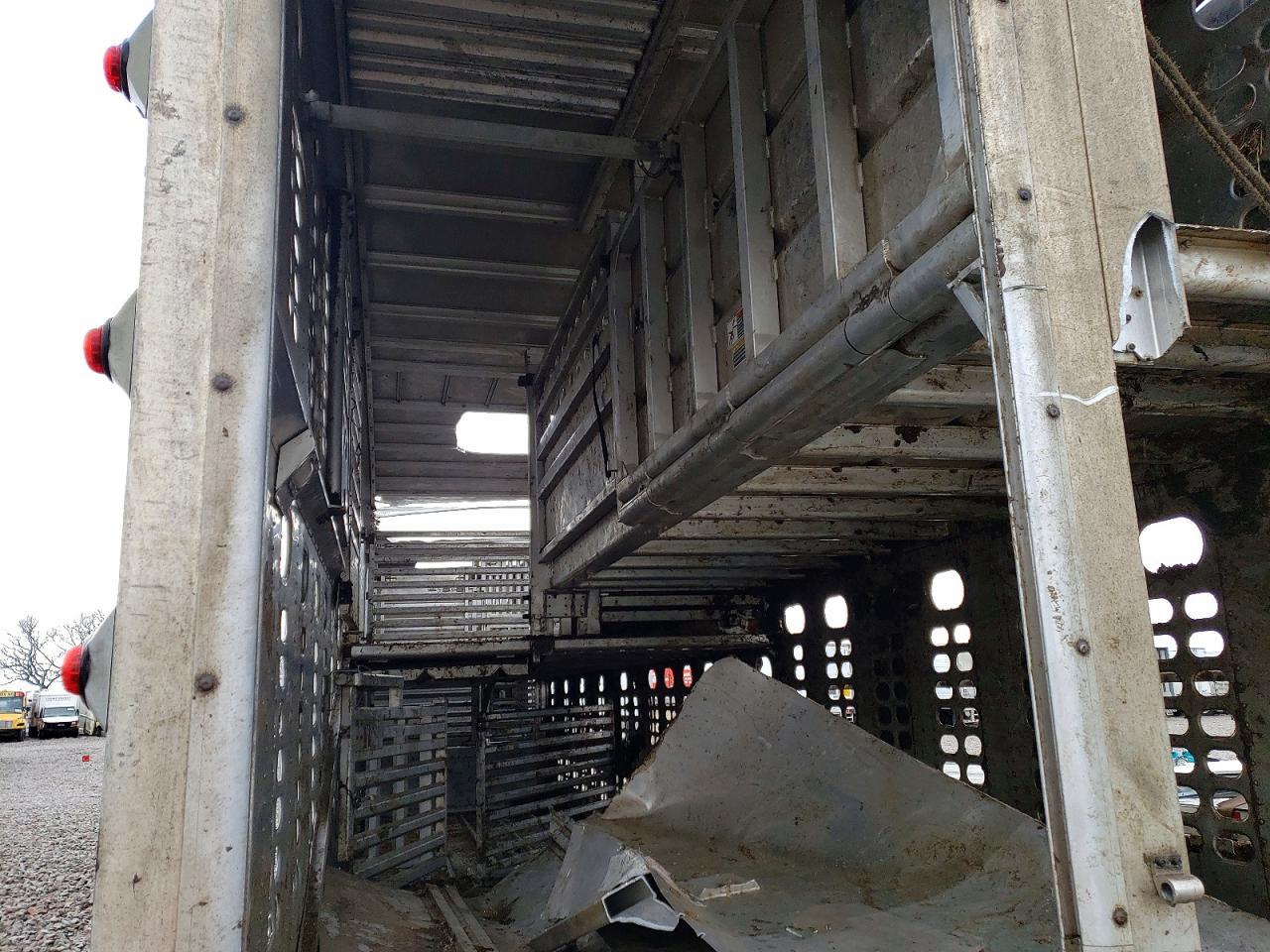 2017 Wilson 2017 Wilson PSDCL-402 Livestock Trailer