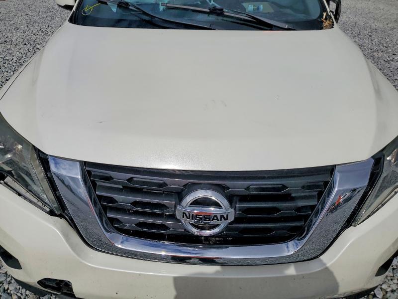 2020 Nissan Pathfinder sv