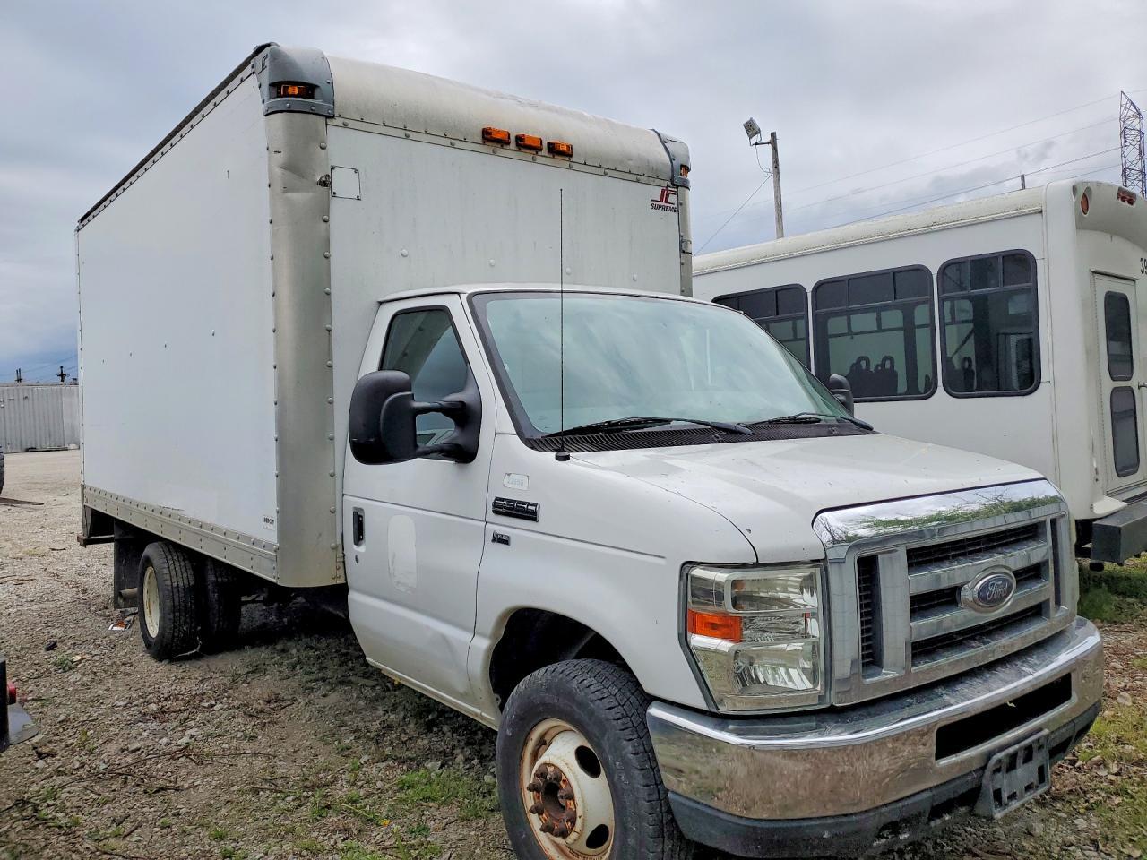 2013 Ford E350 BOX Truck
