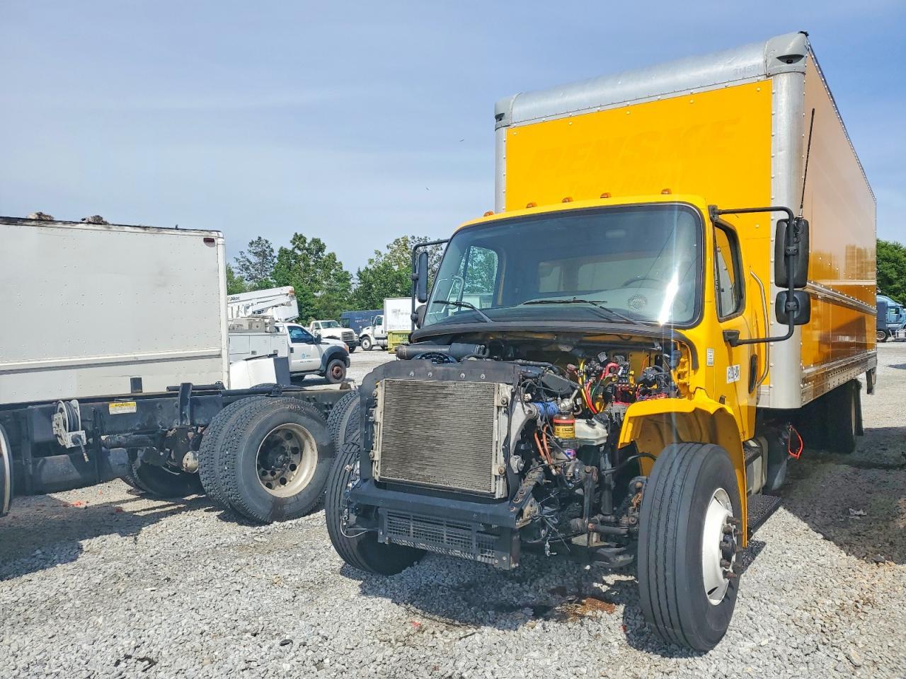 2018 Freigliner 2018 Freightliner Business Class M2 BOX Truck