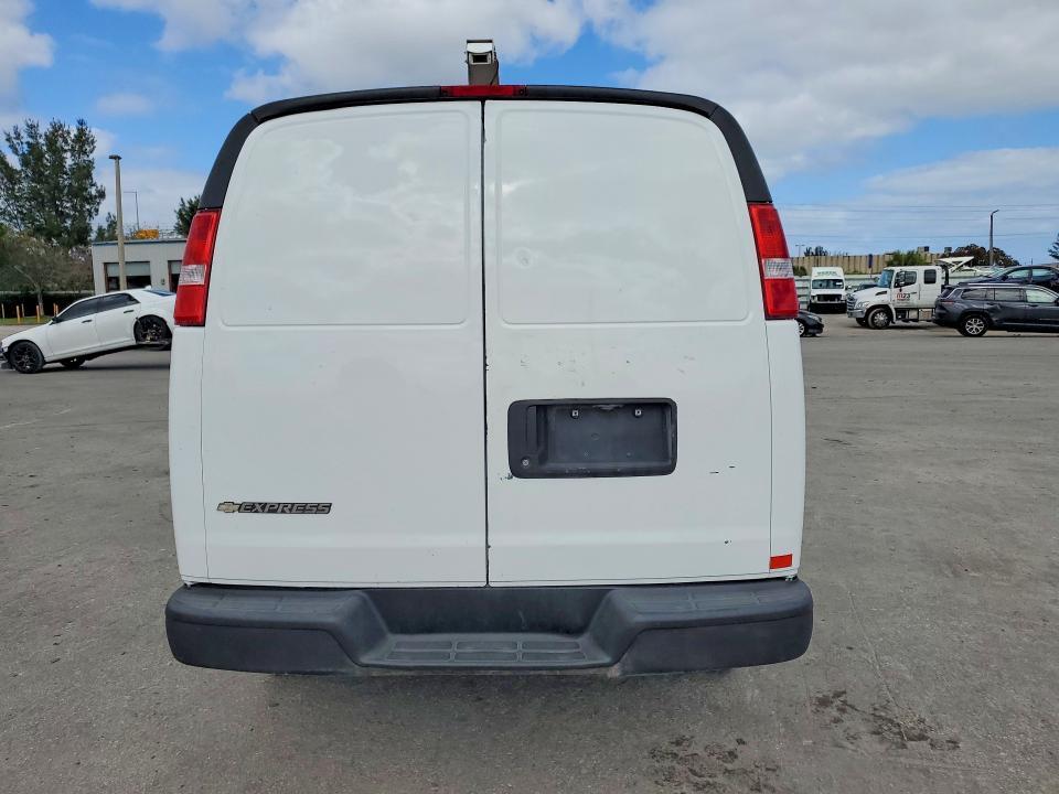 2012 GMC Savana G2500 Delivery van