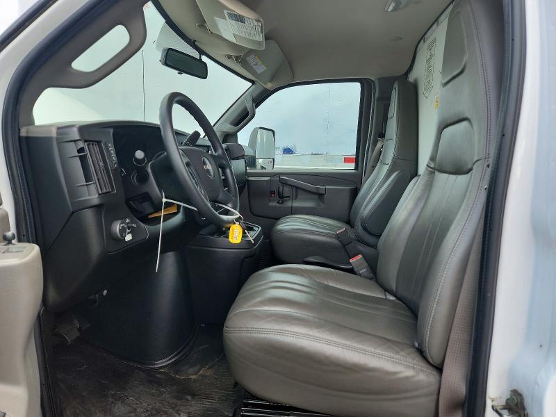 2022 GMC Savana BOX Truck