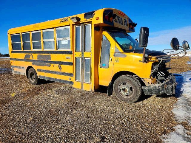 2011 Chev Express Cutaway G3500