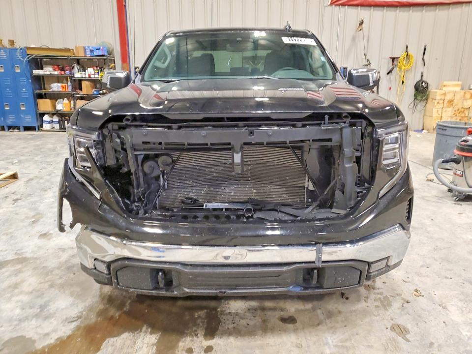 2025 GMC Sierra K1500 SLT