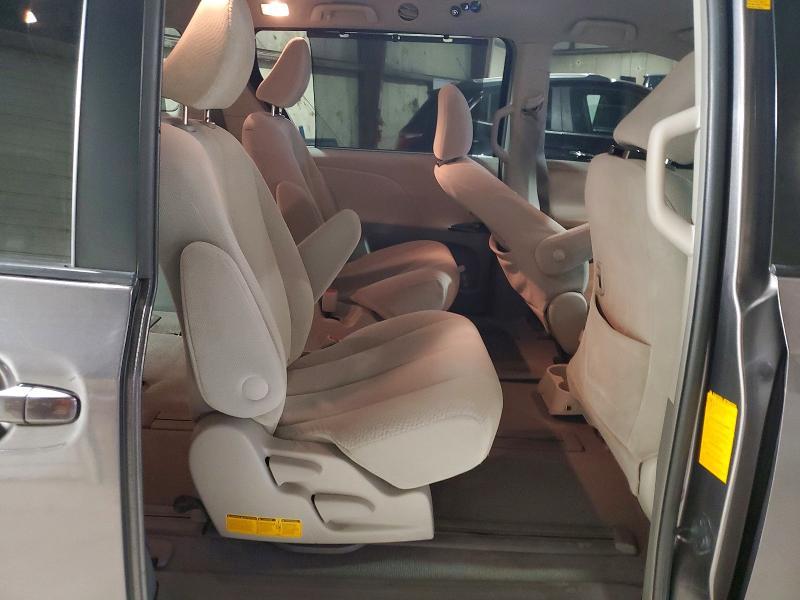 2011 Toyota Sienna le