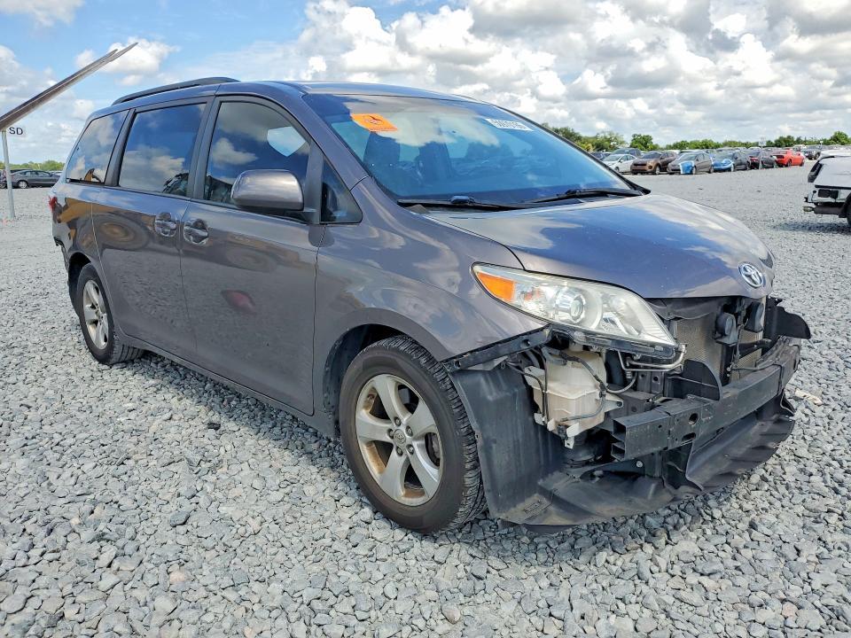 2016 Toyota Sienna le