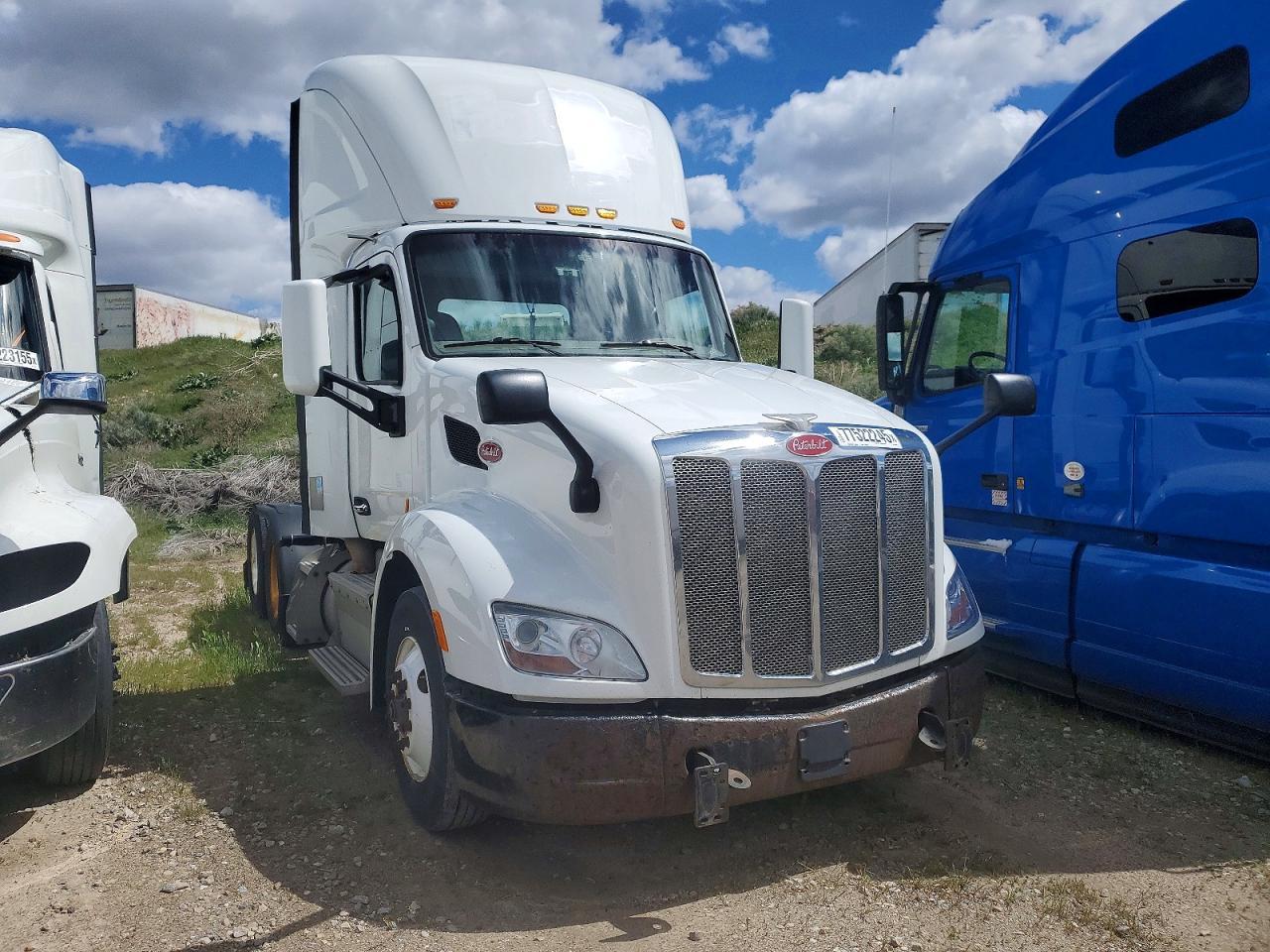 2017 Peterbilt 579