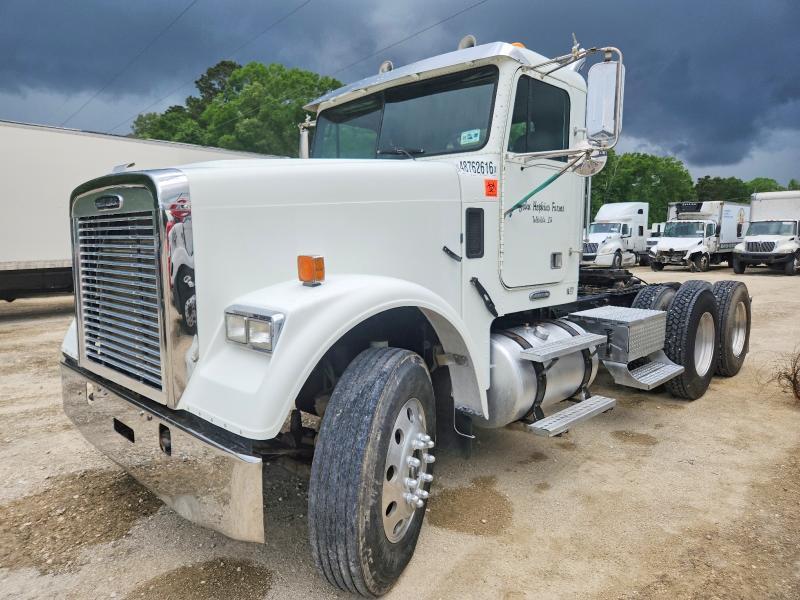 2006 Freightliner Convention-Semi Truck