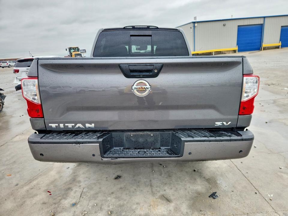 2021 Nissan Titan SV