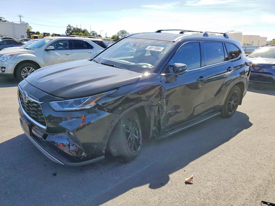 2022 Toyota Highlander Hybrid Platinum