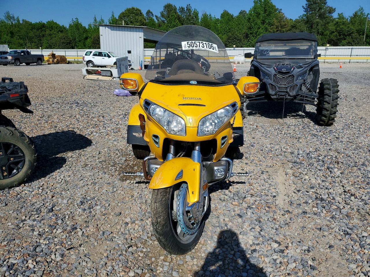 2002 Honda GL1800