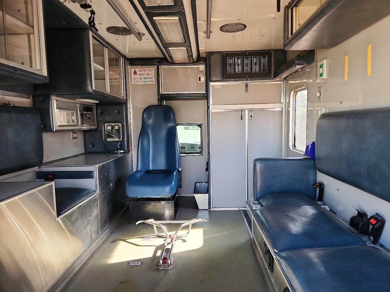 2006 Ford F350 Super Duty Ambulance