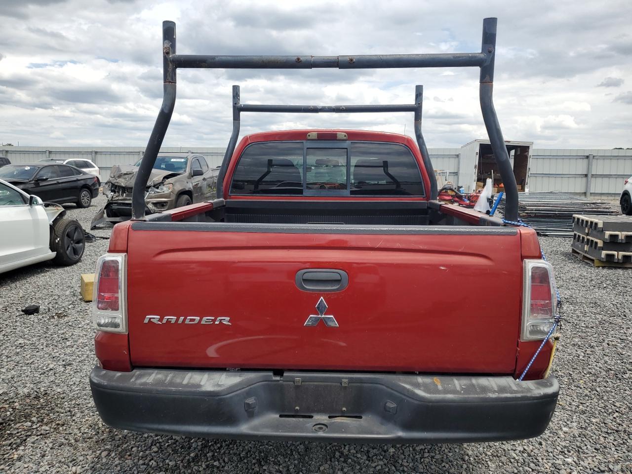 2006 Mitsubishi Raider LS