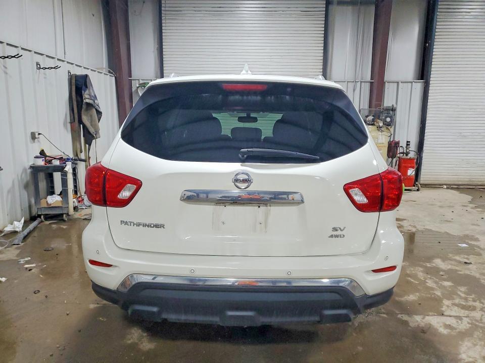 2019 Nissan Pathfinder sv