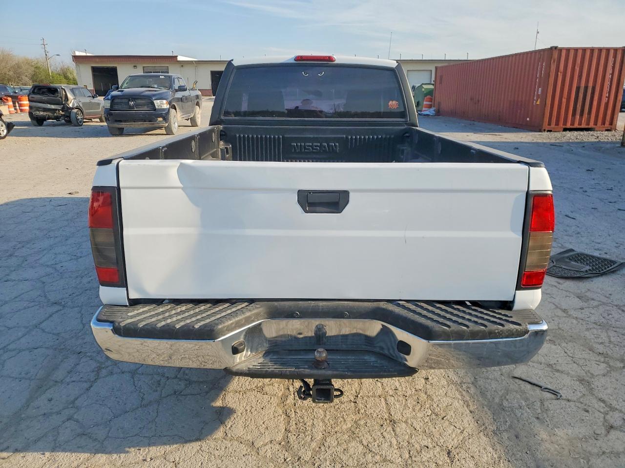2000 Nissan Frontier XE