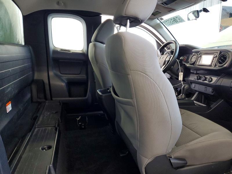 2016 Toyota Tacoma SR