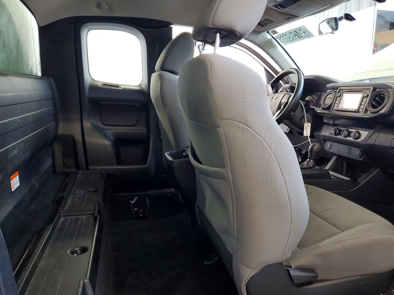 2016 Toyota Tacoma SR