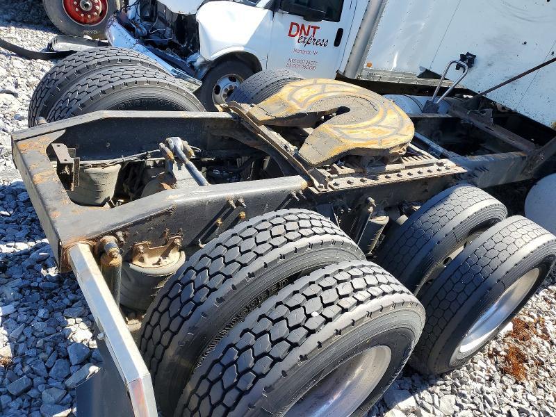 2010 Mack Cxu613 Semi Truck