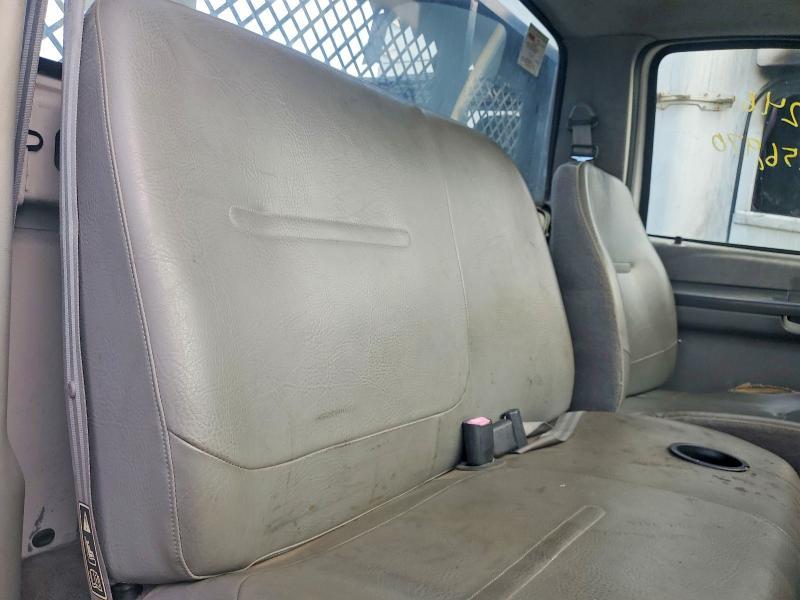 2002 Ford F650 Super Duty Flatbed Truck