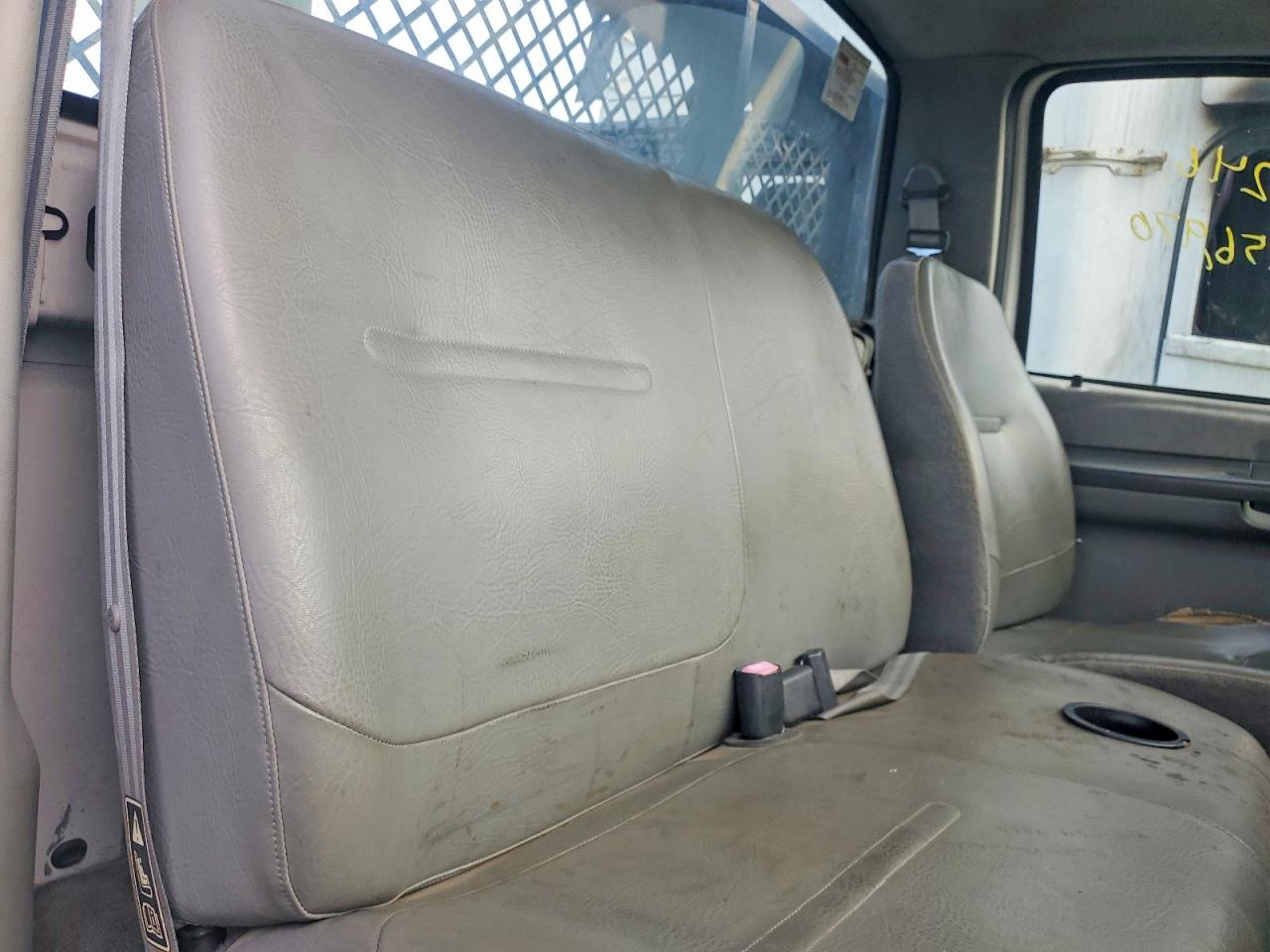 2002 Ford F650 Super Duty Flatbed Truck