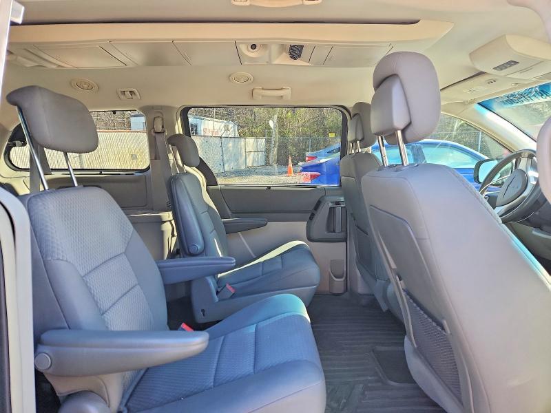 2010 Chrysler Town and Country